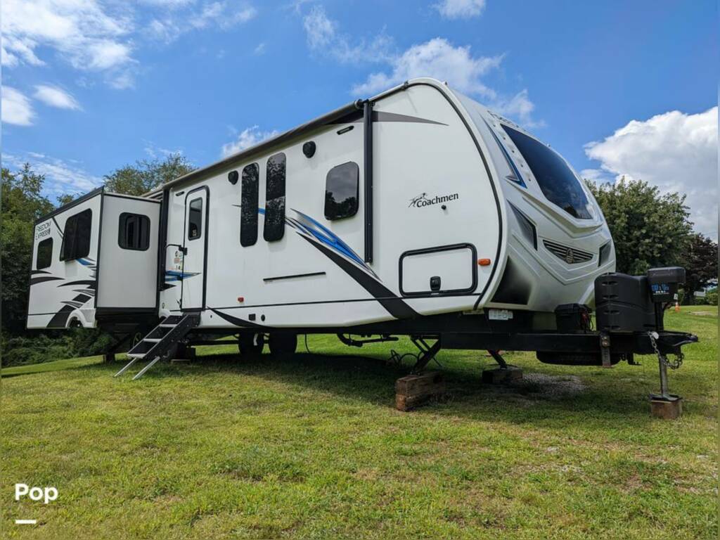 2021 COACHMEN FREEDOM EXPRESS 323 BHDS LIBERTY EDITION FOR $279 BW!