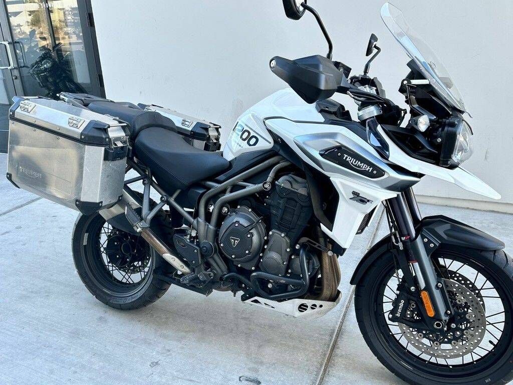 2018 TRIUMPH TIGER 1200 XCX CRYSTAL WHITE FOR $133 BW!