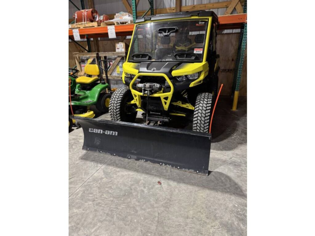 2018 CAN AM DEFENDER X MR WITH HALF DOORS FOR $103 BW!